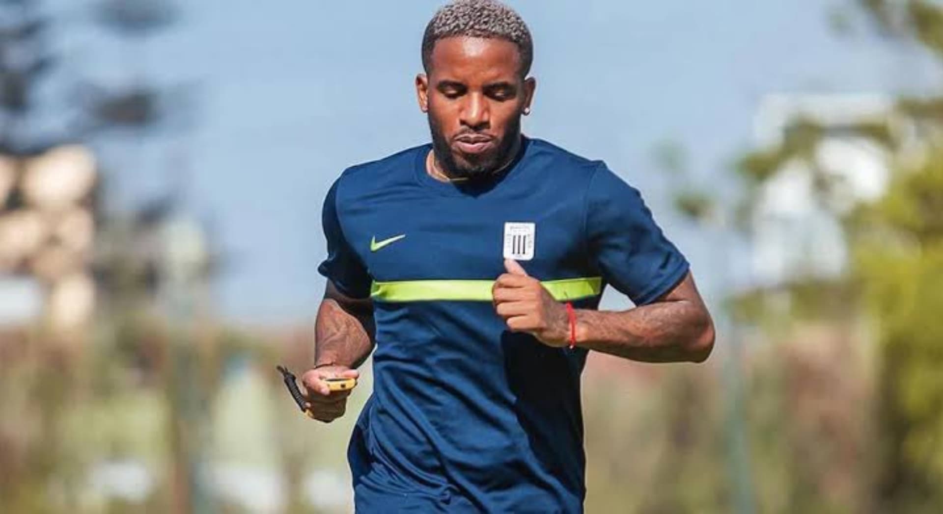 Juan Reynoso quedó sorprendido por el rendimiento de Farfán