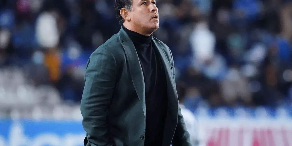 Juan Reynoso quiere confiar en él, pero en su equipo solo piensan en botarlo