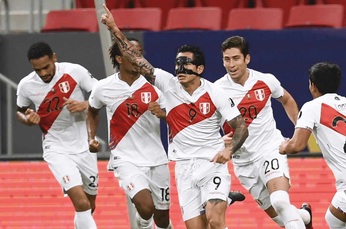 Juan Reynoso no quiere perder la oportunidad de tener a un gran jugador en la Selección Peruana