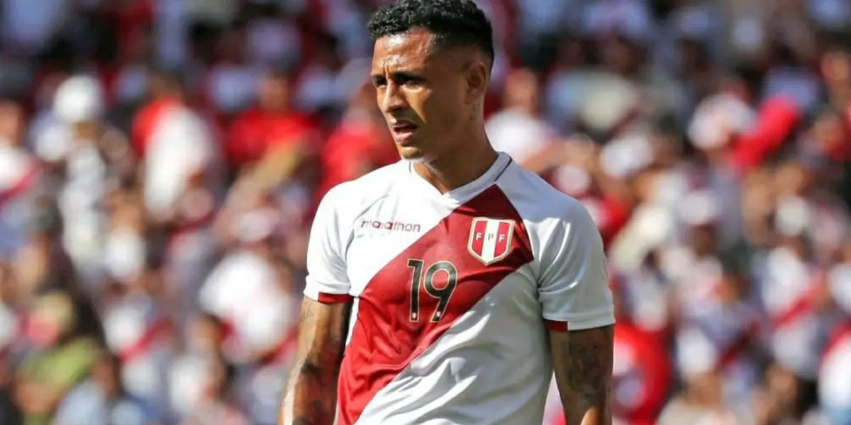 Jugador peruano estuvo apoyando a la bicolor desde las tribunas