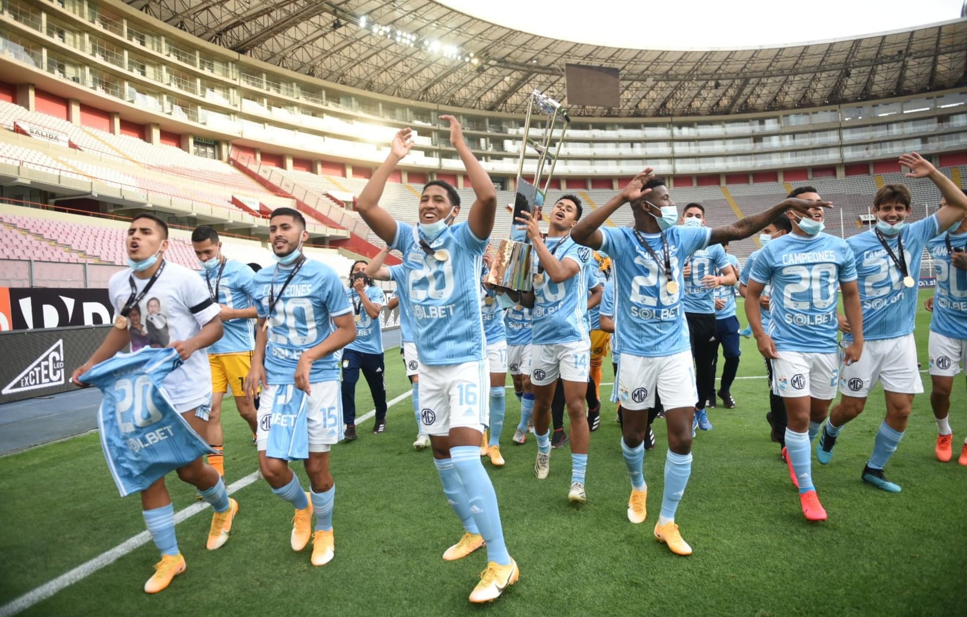 Jugador peruano podría volver a Sporting Cristal para la temporada 2023