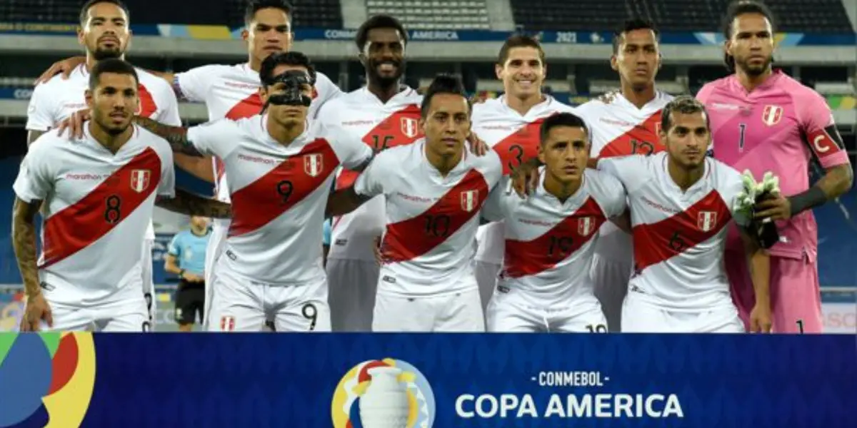 Jugador peruano tuvo que salir en camilla