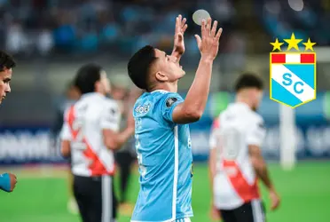 Jugador de Sporting Cristal jugó pésimo ante River Plate por la Copa Libertadores