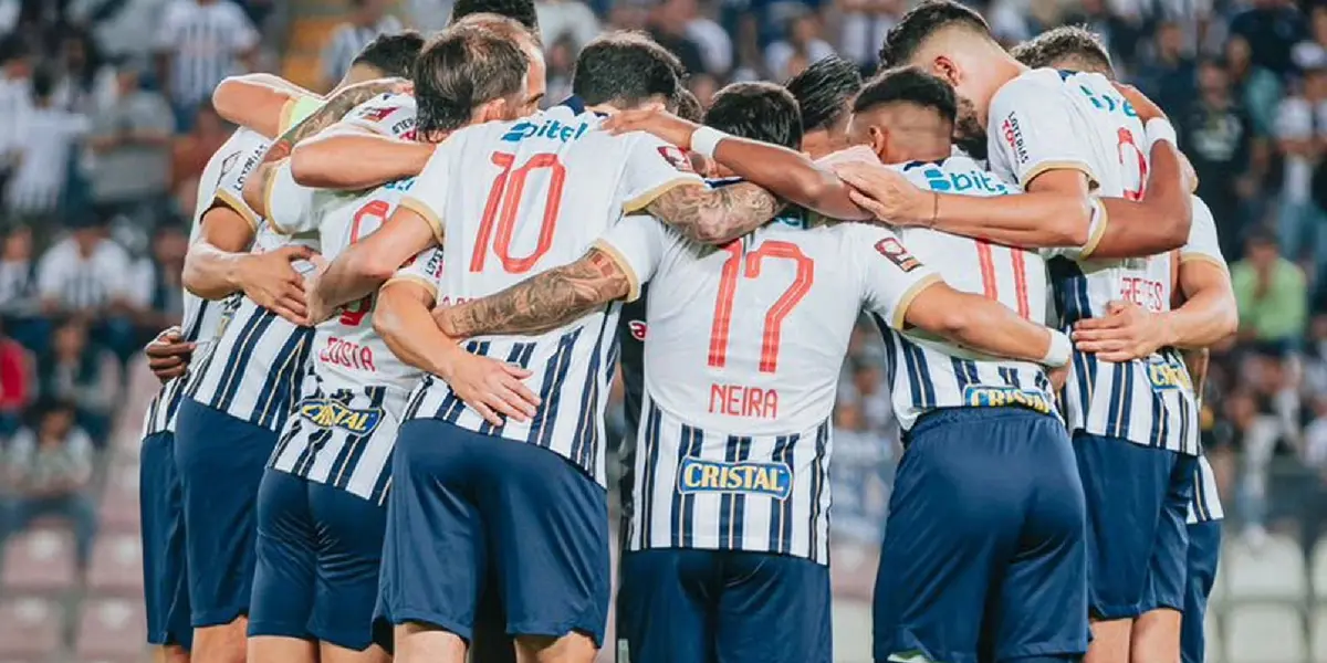 Jugadores de Alianza Lima abrazados (Foto: Alianza Lima)