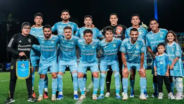 Jugadores de Sporting Cristal posando para la foto