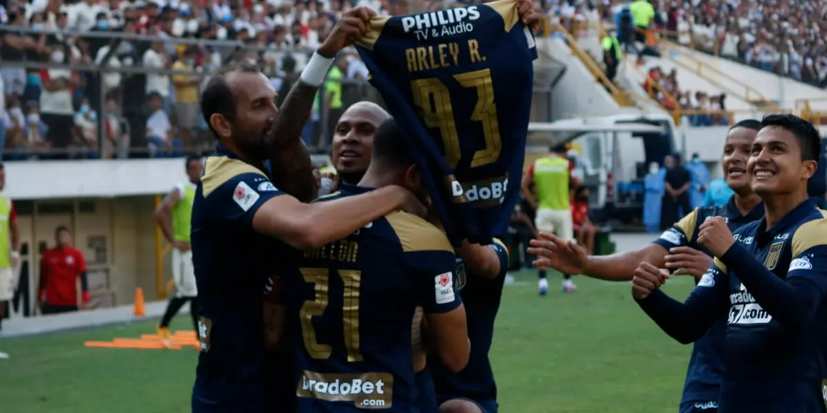 Jugó tan bien el clásico y ante Colo Colo que le darán un nuevo contrato