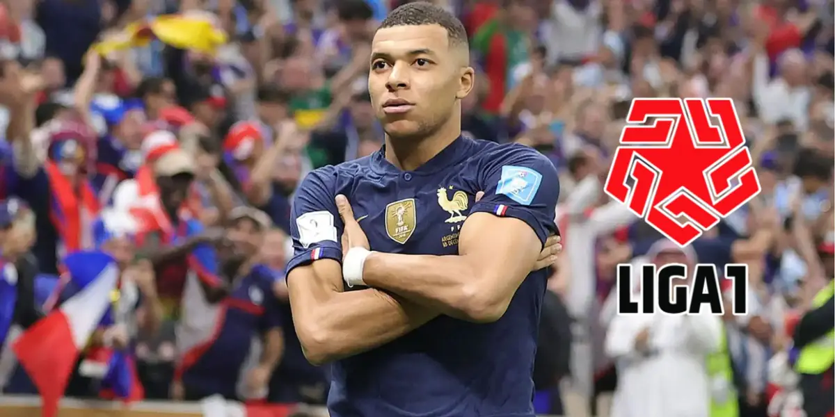 Kylian Mbappé vistiendo la camiseta de la Selección de Francia