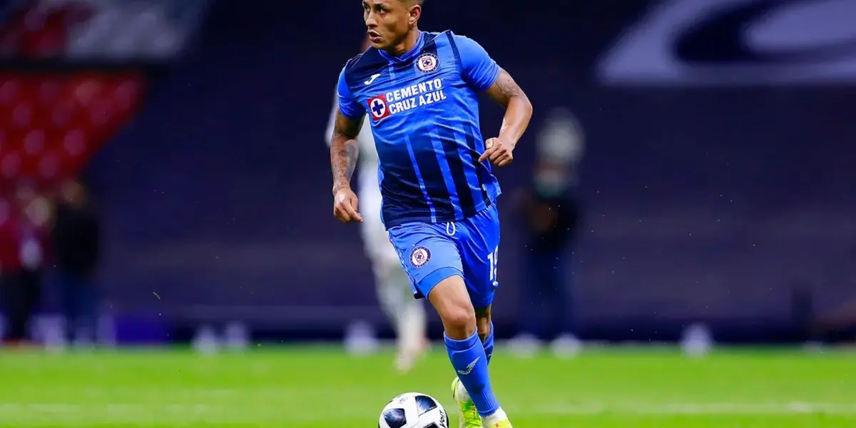 La afición del Cruz Azul no perdonó a la directiva cementera por no renovar a 'Yoshi', pues era uno de los pilares del equipo.