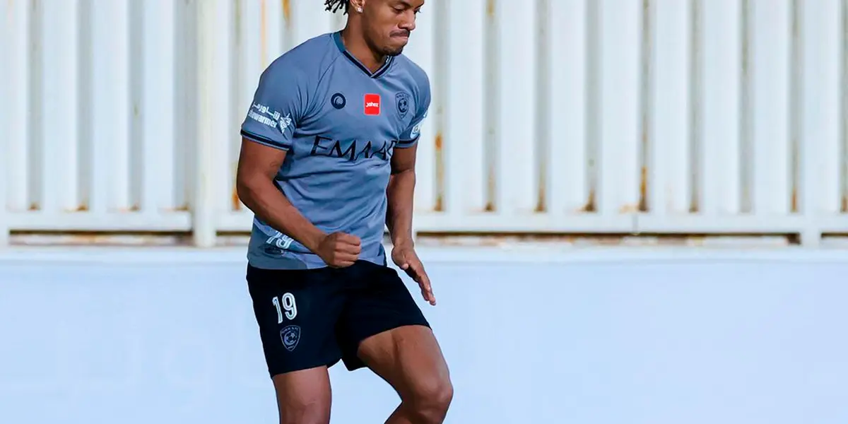 La ‘culebra’ no quiere perderse el partido de la repesca y hace hasta lo imposible por curarse de su lesión de rodilla