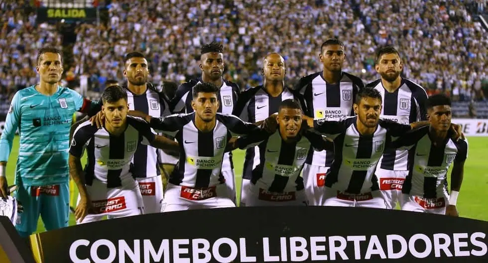 La directiva de Alianza Lima no lo tomó en cuenta en el nuevo proyecto deportivo del íntimo y ahora en su nuevo equipo vive una verdadera pesadilla