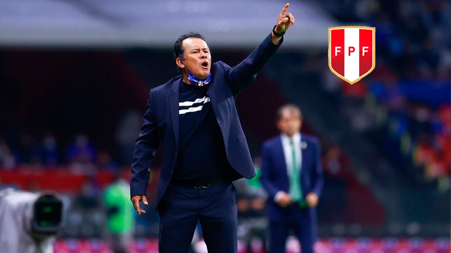 La lluvia de críticas no dejan de caerle al técnico peruano