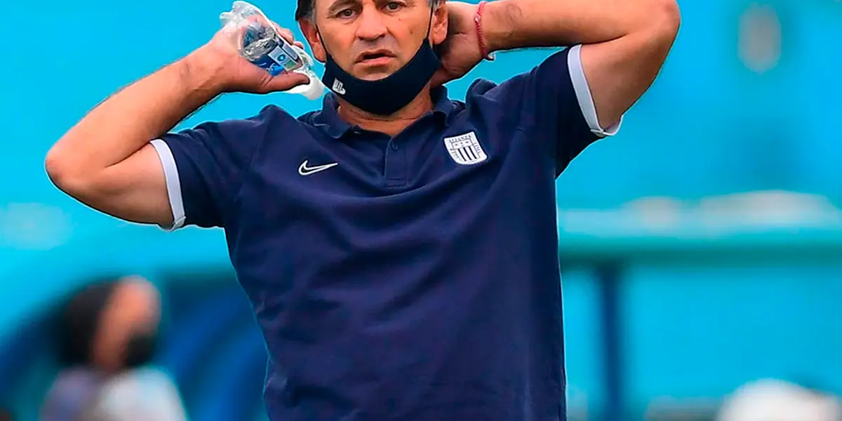 Las horas de Carlos Bustos cada vez son menos en tienda blanquiazul