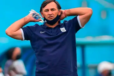 Las horas de Carlos Bustos cada vez son menos en tienda blanquiazul