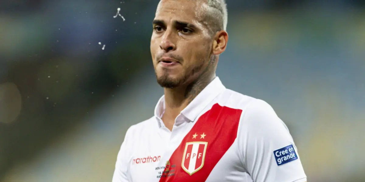 Lateral izquierdo de la bicolor sigue sin equipo