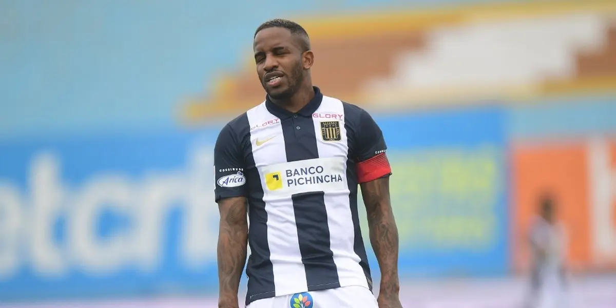 Leao Butrón aseguró que Jefferson Farfán se saltó ciertos protocolos para llegar a Alianza Lima que ocasionó el enojo de hinchas blanquiazules en redes.