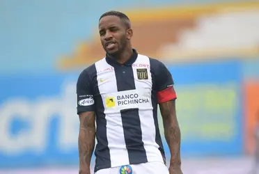 Leao Butrón aseguró que Jefferson Farfán se saltó ciertos protocolos para llegar a Alianza Lima que ocasionó el enojo de hinchas blanquiazules en redes.