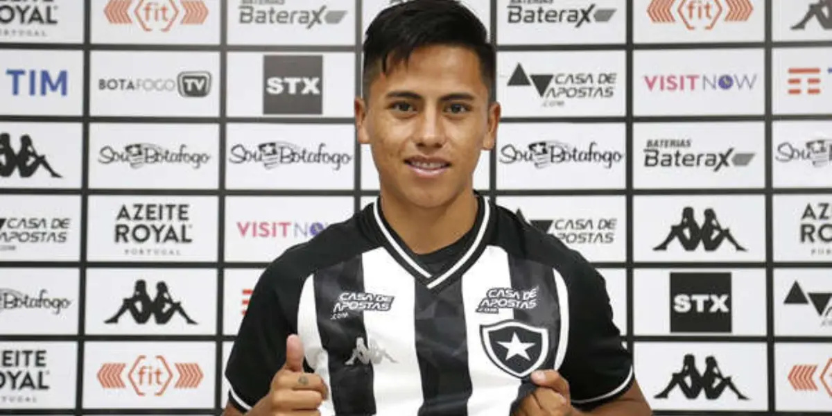 Lecaros fue fichado por Botafogo para afrontar la temporada 20/21