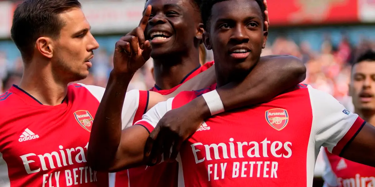 Llegó a entrenar con el Arsenal en Inglaterra y aun así Ricardo Gareca no le da la oportunidad