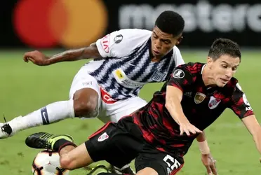 Los blanquiazules sacaron a la venta un paquete especial para hinchas, muy parecido a un producto que venden los rioplatenses, en el que los peruanos ya le sacaron ventaja.