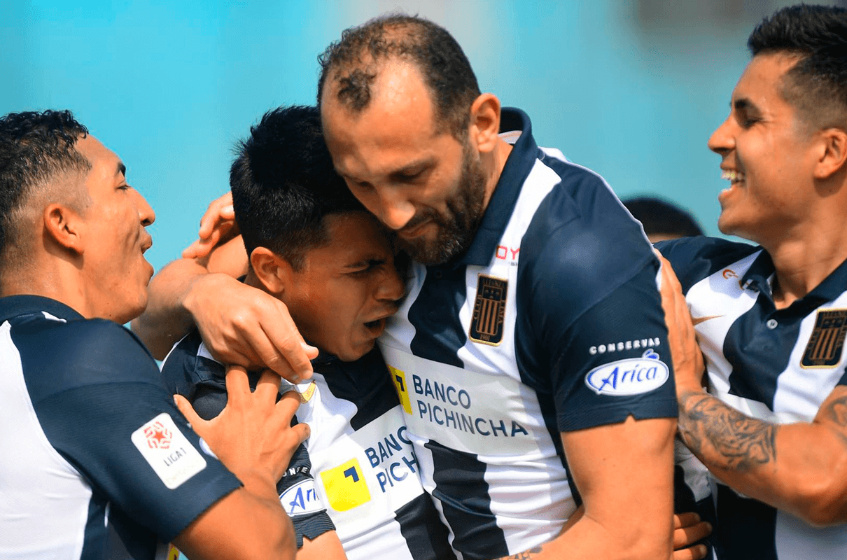 Los ‘blanquiazules’ tienen a una joya en el banco de suplentes que busca su lugar en la oncena inicial