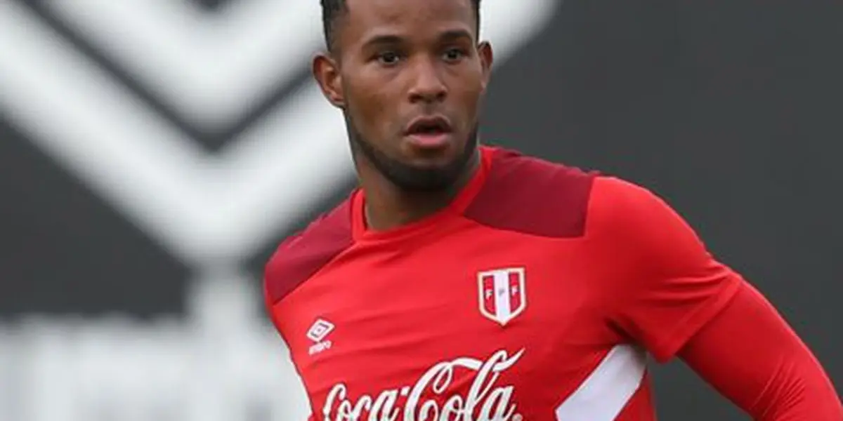 Los futbolistas tienen códigos y uno de los más importantes es nunca meterse con la hija de colega