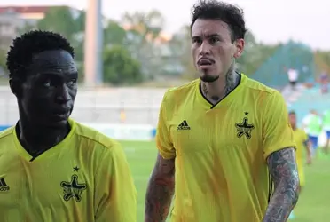 Los hinchas a través de redes sociales le están reclamando a Gareca por dejar afuera a jugadores importantes en la línea defensiva, uno de ellos es Dulanto.