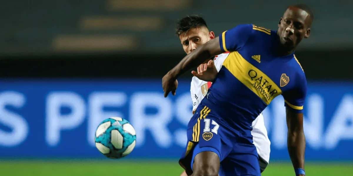 Los insultos recibidos por los seguidores de la Liga de Argentina son los motivos por los que Advíncula quiere dejar al Boca Juniors.