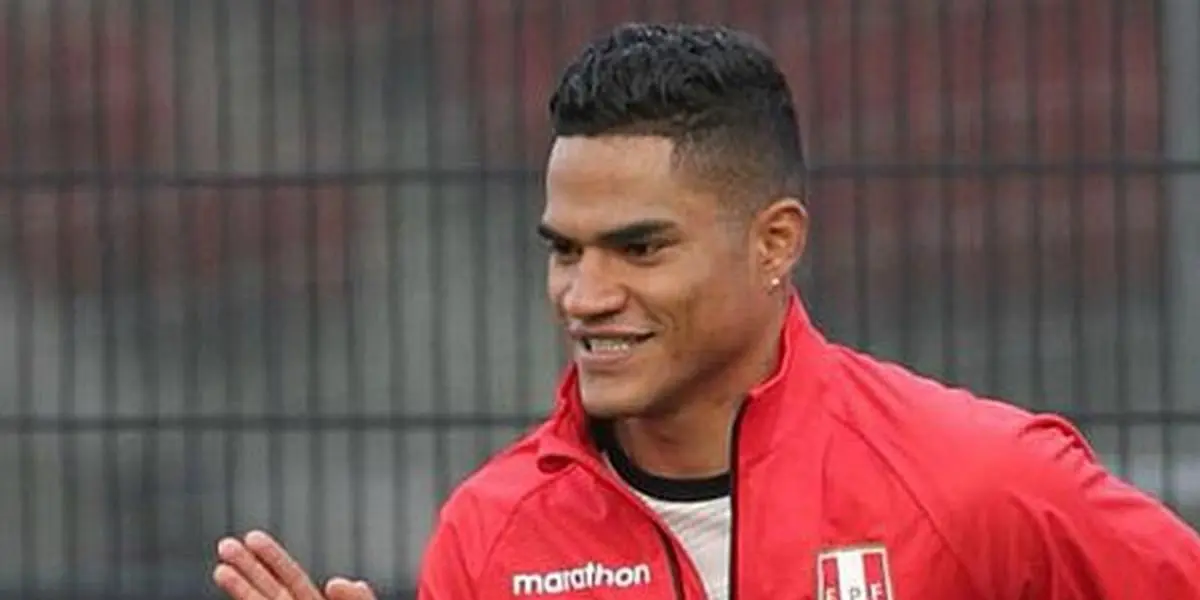 Luego de los errores de Anderson Santamaría el profesor Ricardo Gareca debe considerar otros nombres en el equipo que puedan suplirlo a mejor nivel