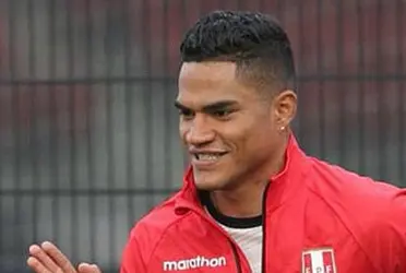 Luego de los errores de Anderson Santamaría el profesor Ricardo Gareca debe considerar otros nombres en el equipo que puedan suplirlo a mejor nivel