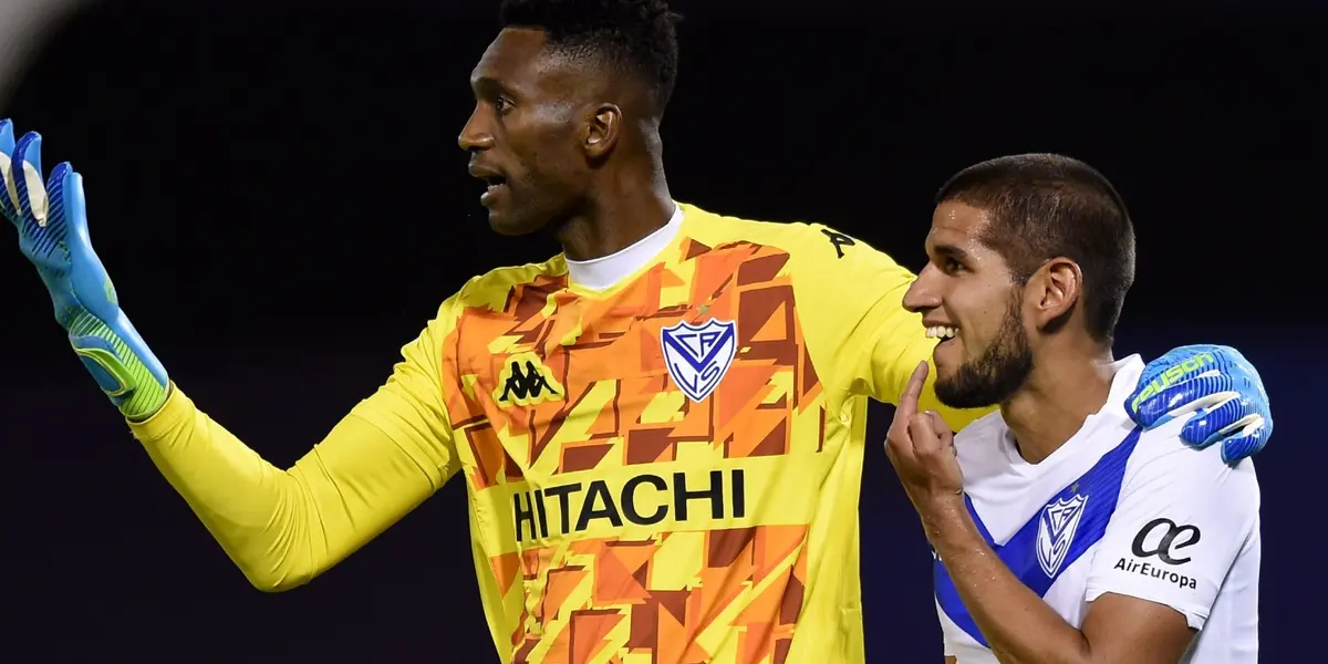 Luis Abram junto a Alexander Domínguez con la camiseta de Velez Sarsfield de Argentina. (Foto: TUDN)