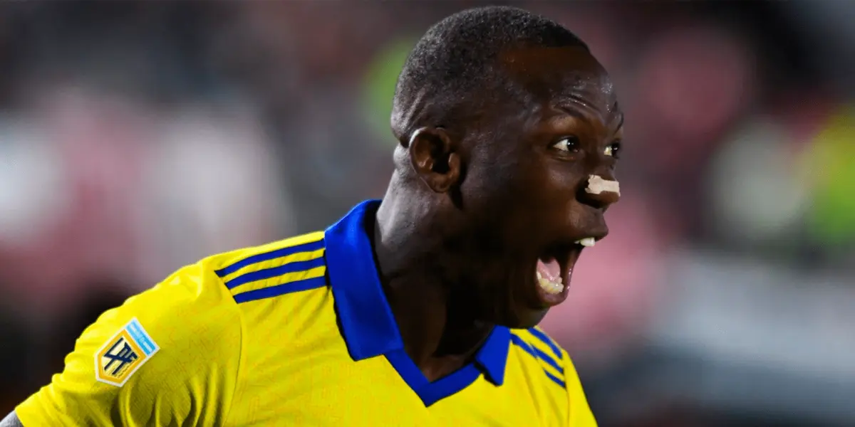 Luis Advíncula estaría jugando sus últimos partidos en Boca Juniors