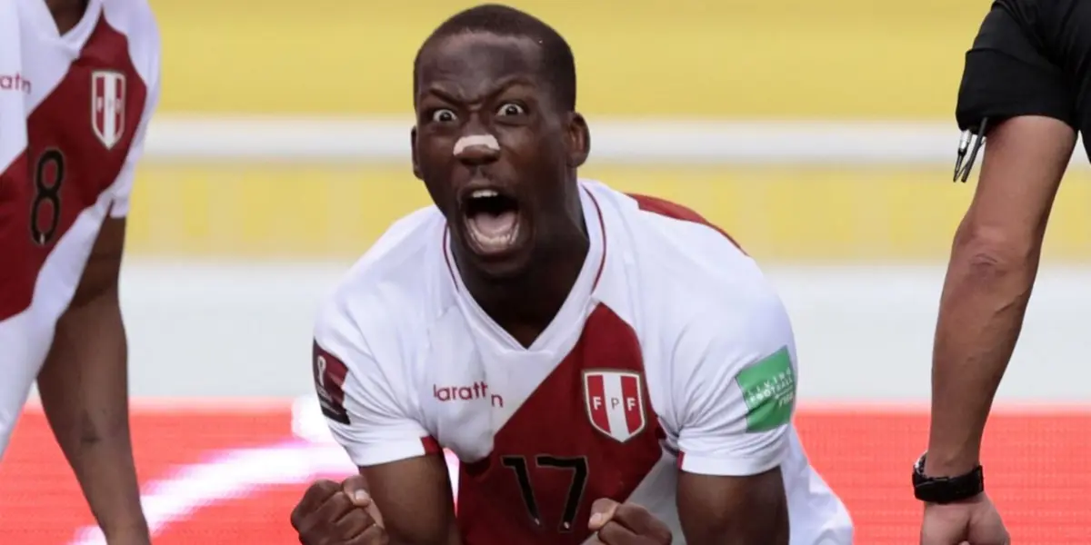 Luis Advíncula jugando con la camiseta de la Selección de Perú. (Foto: El Machete)