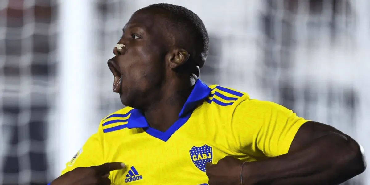 Luis Advíncula sigue teniendo buenas actuaciones en Boca Juniors