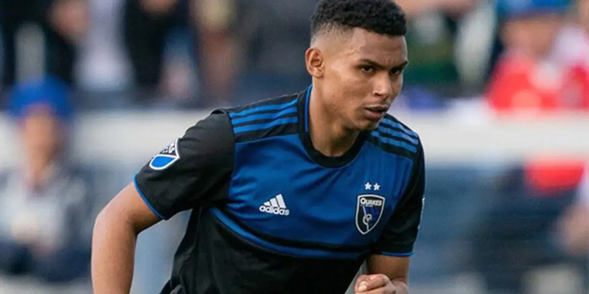 Marcos López arribó para jugar con la Selección Peruana y no bien se bajó del avión se fue para la Videna.