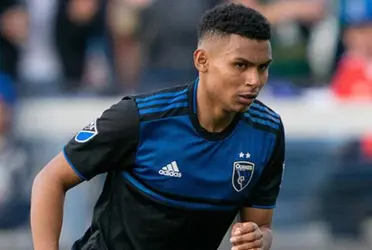 Marcos López arribó para jugar con la Selección Peruana y no bien se bajó del avión se fue para la Videna.