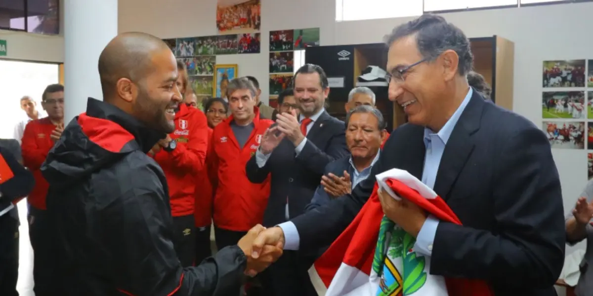 Martín Vizcarra estuvo apoyando a la selección desde el Palacio de Gobierno y a través de redes sociales expresó el descontento de todo un pueblo.
