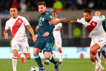 Medio inglés dio cuenta del interés de hasta 6 clubes por el lateral de Sporting Cristal