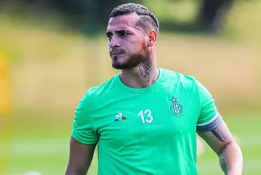 Miguel Trauco buscaría salir del Saint Etienne para la próxima temporada