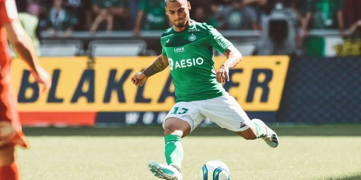 Miguel Trauco con la camiseta del Saint Etienne de Francia. (Foto: RPP)