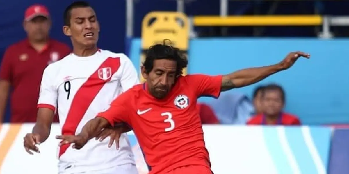 Muy pocos conocen que el talento de Alex Valera comenzó en el futbol playa y llegó a marcarle un doblete a Chile.