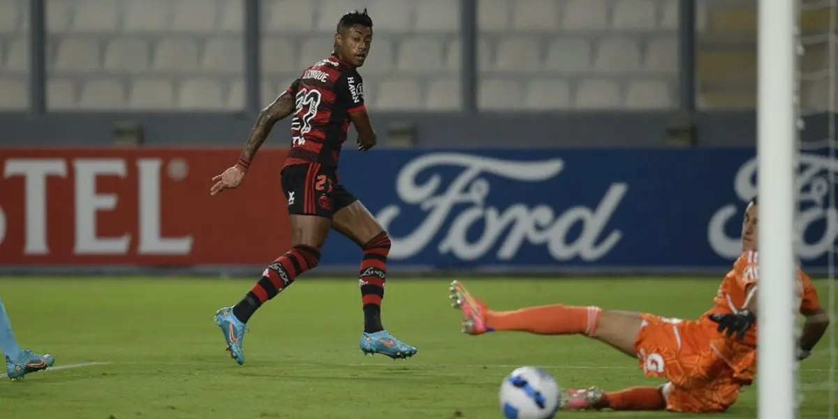 No es Loyola, jugador rimense y su su pésima actuación ante Flamengo