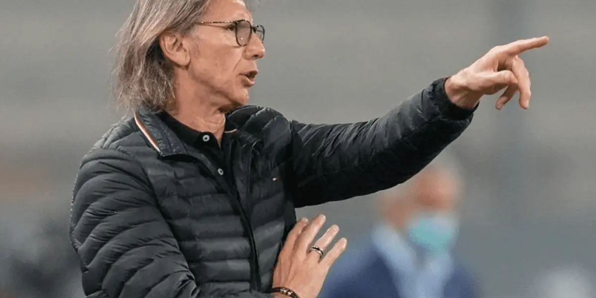 No está jugando en su club por una lesión que podría dejarlo fuera de la repesca