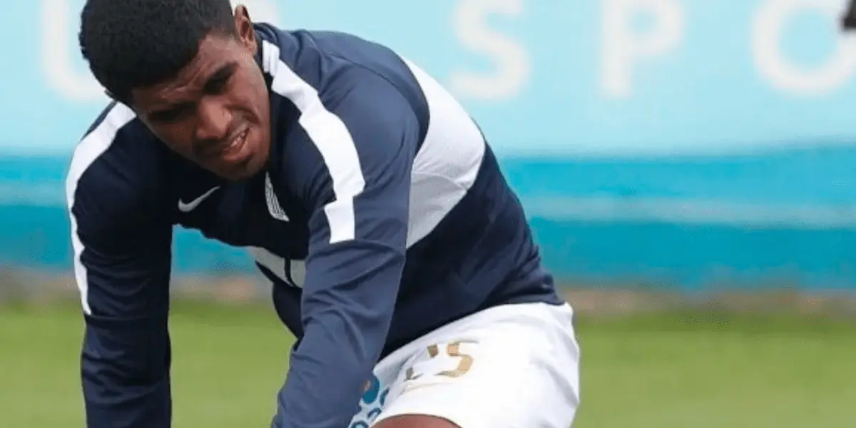 Oslimg Mora pasó de estar en la Selección Peruana a ser uno de los peores en Alianza Lima