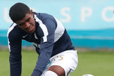 Oslimg Mora pasó de estar en la Selección Peruana a ser uno de los peores en Alianza Lima