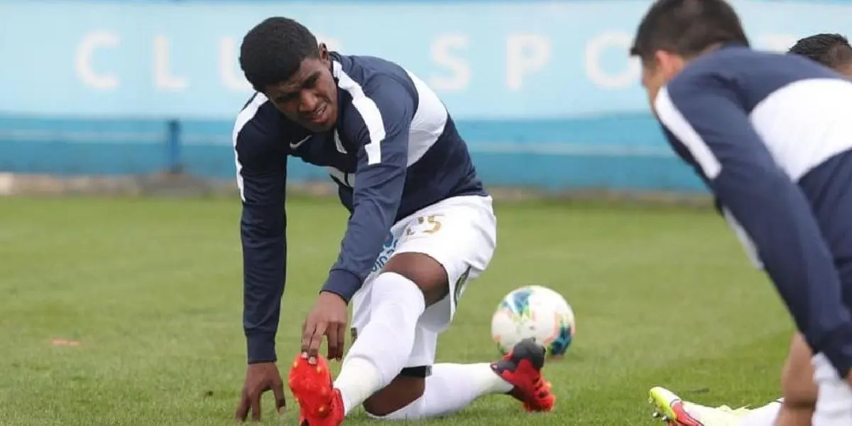 Oslimg Mora viene con buenas actuaciones con el club Blanquiazul, pero Carlos Bustos prefiere tenerlo en la banca para cumplir con la Bolsa de Minutos.