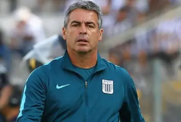 Pablo Bengoechea regresó a Matute junto al primer plantel de Peñarol, para prepararse de cara al partido por cuartos de final de la Copa Sudamericana ante Sporting Cristal y la directiva del íntimo aprovechó para regalarle la camiseta oficial del íntimo.