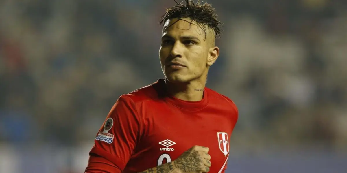 Paolo Guerrero con la camiseta de la Selección de Perú. (Foto: Los Angeles Times)