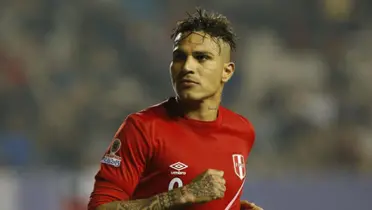 Paolo Guerrero con la camiseta de la Selección de Perú. (Foto: Los Angeles Times)
