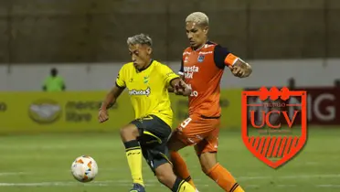 Paolo Guerrero disputando un balón en el duelo entre UCV vs Defensa y Justicia