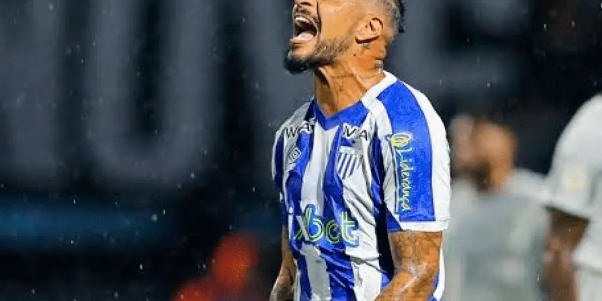 Paolo Guerrero la pasa muy mal en el fútbol de Brasil y ya se conocería al culpable